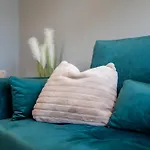 Centre 2br W Balcony Sleeps 8 *