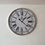 Centre 2br W Balcony Sleeps 8 *