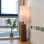 Centre 2br W Balcony Sleeps 8 Appartement