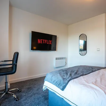 Апартаменти Central Leeds 2Br Apt Parking Sleeps 8 *