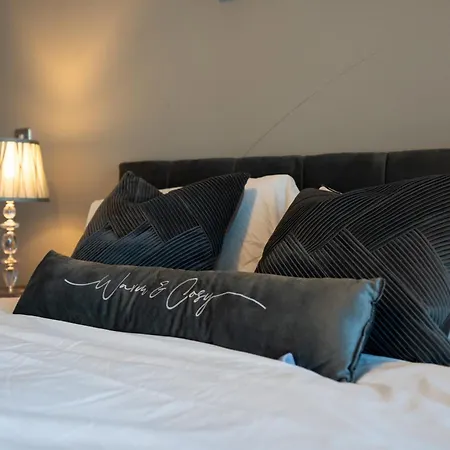 Central Leeds 2Br Apt Parking Sleeps 8 Лідс