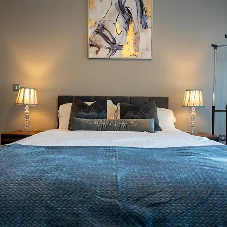 Central Leeds 2Br Apt Parking Sleeps 8 * Лідс