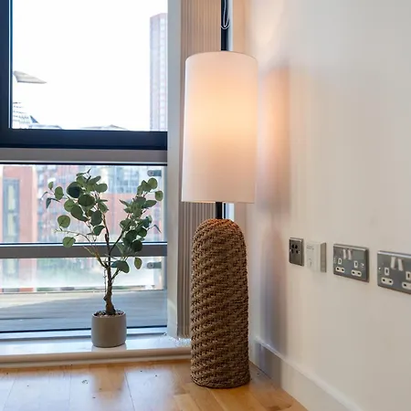 Centre 2br W Balcony Sleeps 8 Apartamento