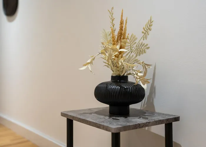 Centre 2br W Balcony Sleeps 8 * 리즈