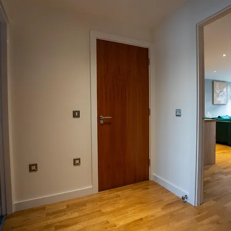 Central Leeds 2Br Apt Parking Sleeps 8 アパート